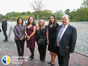 En la ocasión, la decana de la Facultad de Artes y Humanidades, Dra. Ginette Castro Yáñez, compartió los principales aspectos de la muestra de platería mapuche.